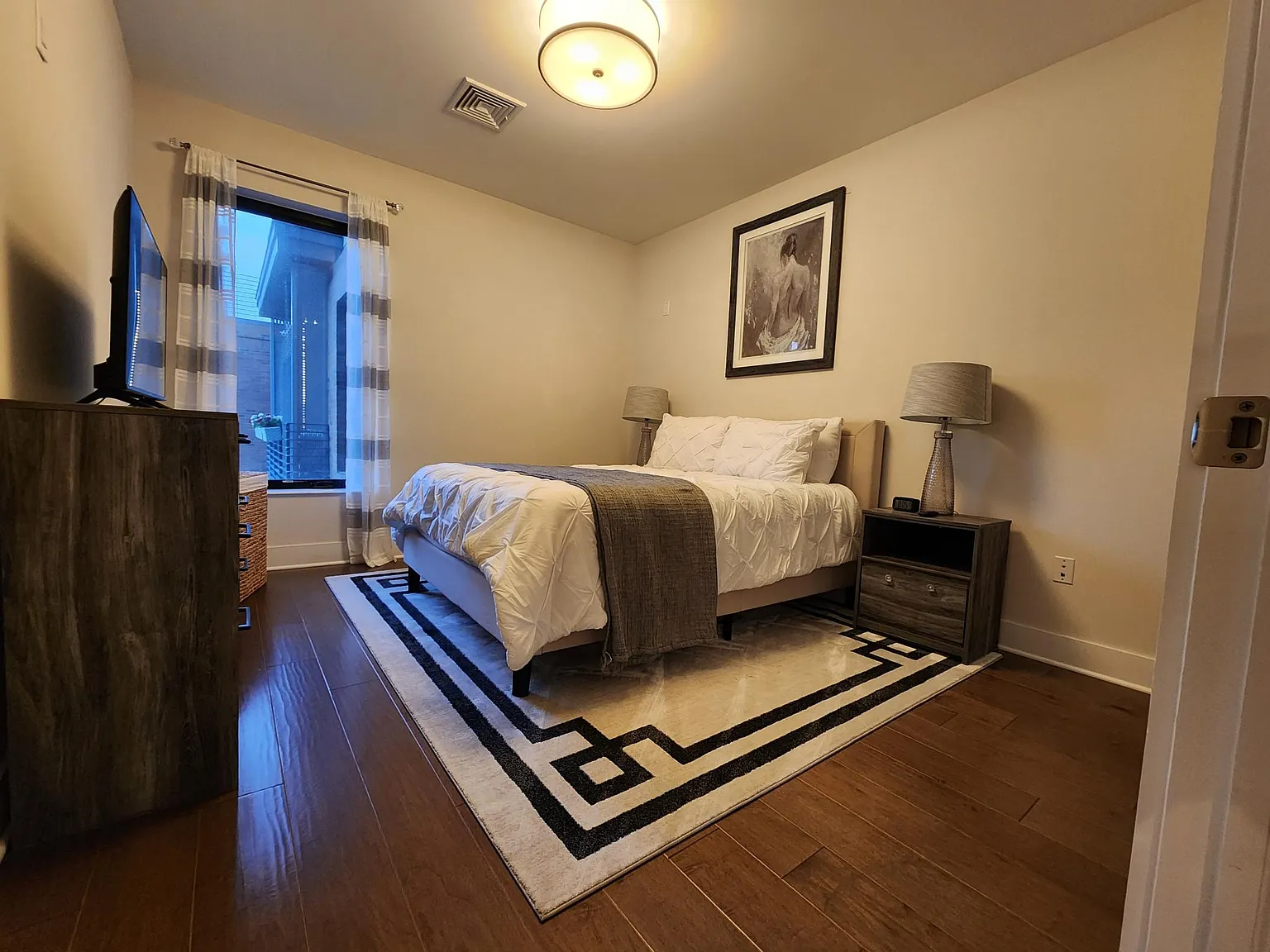 2 bed, 1135 sqft, $3,100 — Photo 4