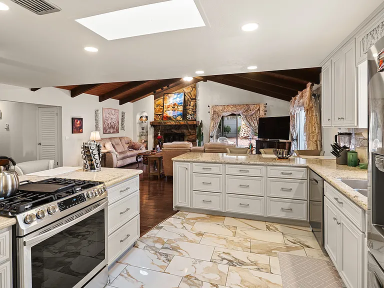 50 Pine Ct — Photo 35