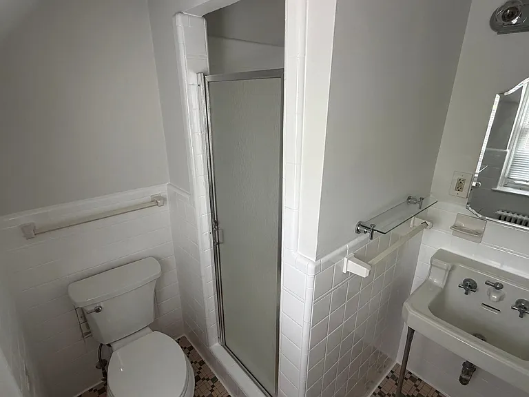 4905 Montgomery Ln — Photo 7