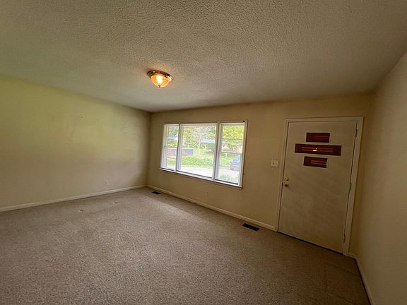 2nd image of 4315 Greenhaven Ln