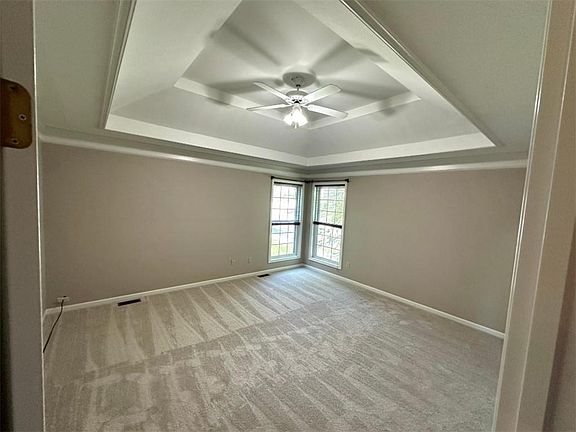 4th image of 125 NW Whitlock Dr