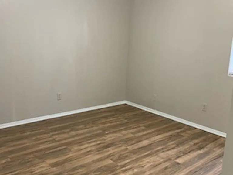 2704A Poplar Cir — Photo 4