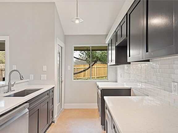 5th image of 1601 Summer Creek Ct #B