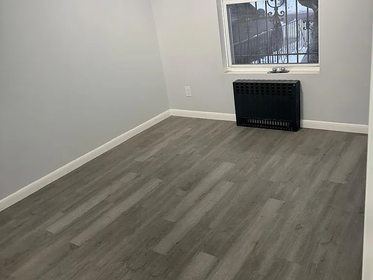 3748 Bayview Ave — Photo 3