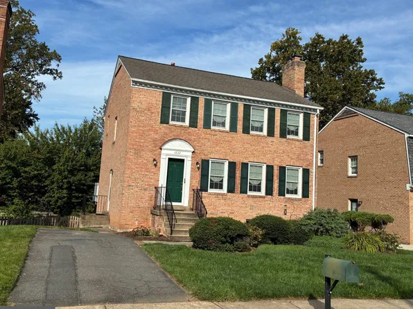 1232 Pine Hill Rd, Mc Lean, VA 22101
