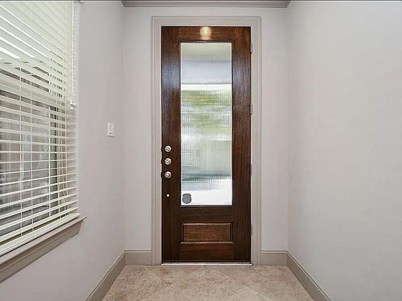 3rd image of 2908 Leeland St