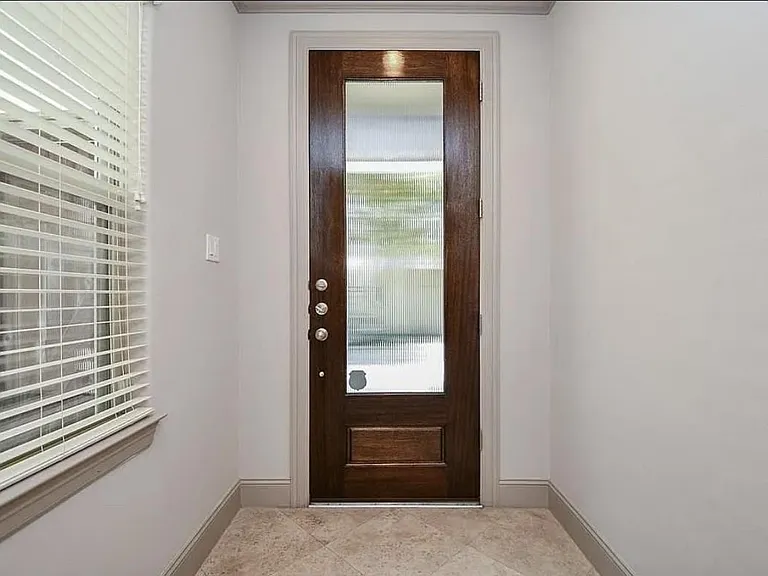 2908 Leeland St — Photo 3
