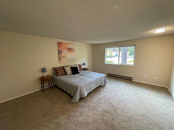 3rd image of 690 NW Atalanta Way APT B9