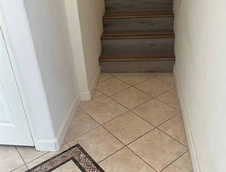 3301 Orangewood — Photo 3
