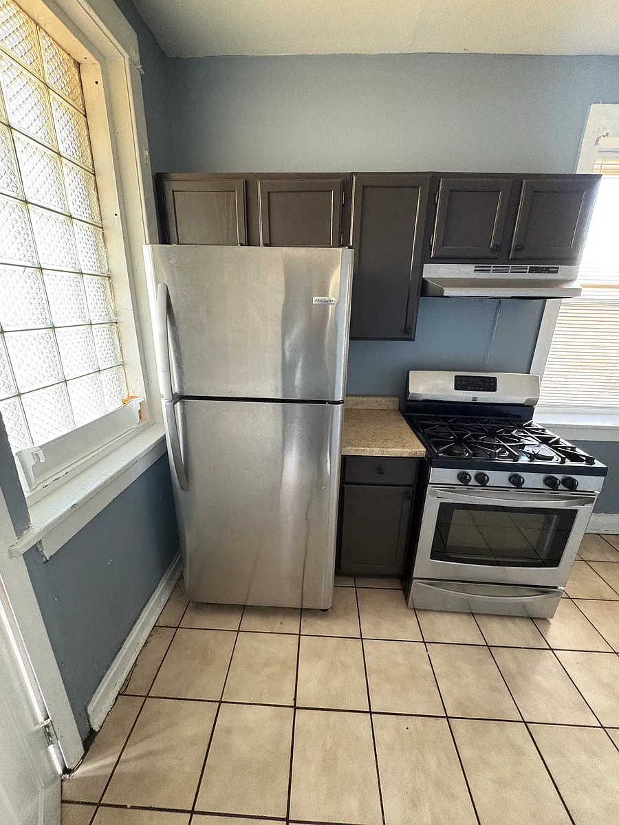 Building Photo - 3850 W Van Buren St #3