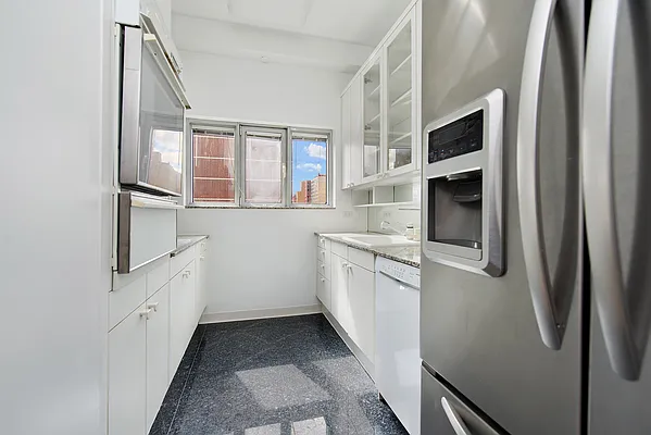 Rented by Corcoran | media 22