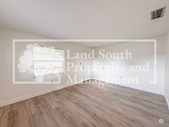 4th image of 518 W Belmar St #516