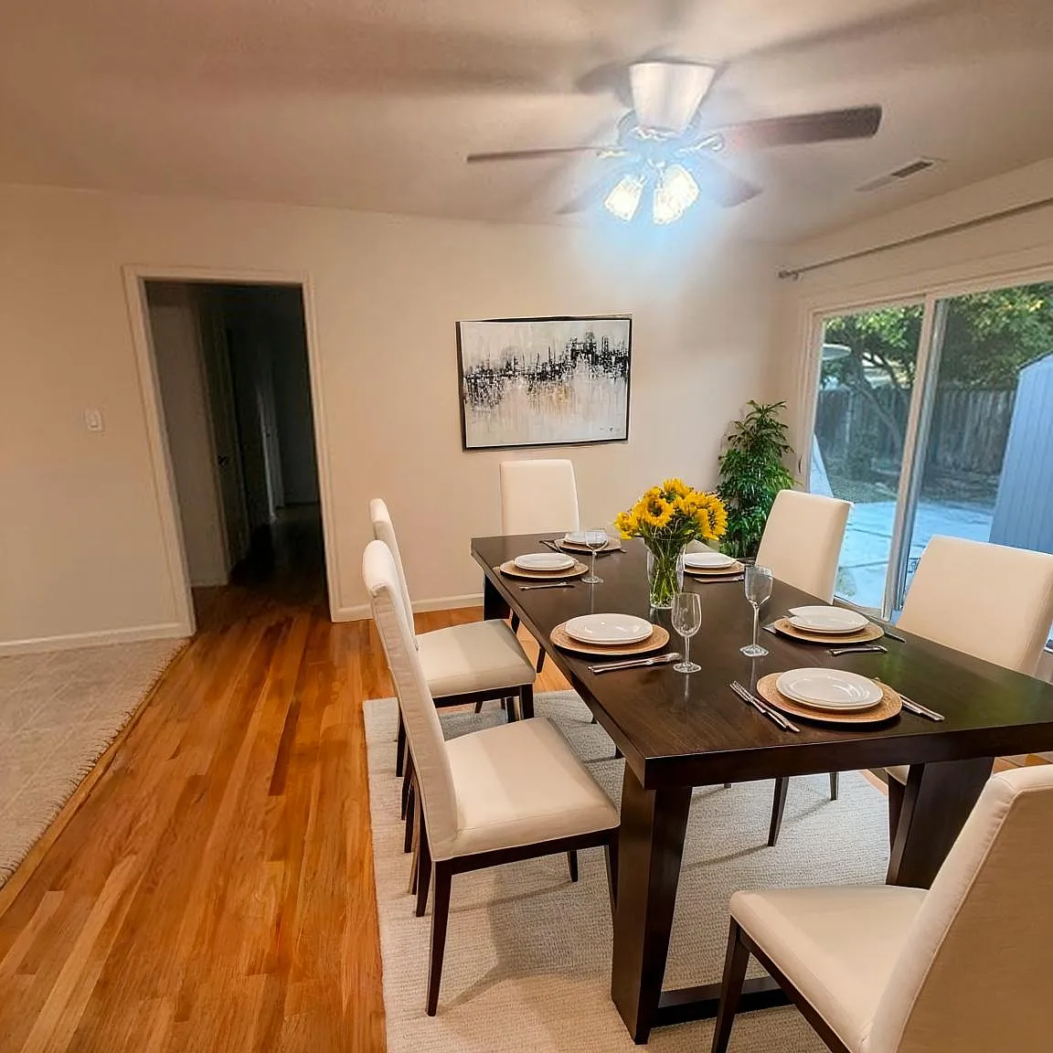 3 bed, 1154 sqft, $4,650 — Photo 4
