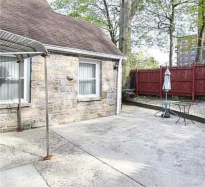 3rd image of 6 Truman Ave