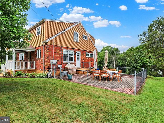 4th image of 1301 Butter Ln