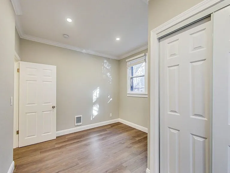 295 Macarthur Blvd #B — Photo 6
