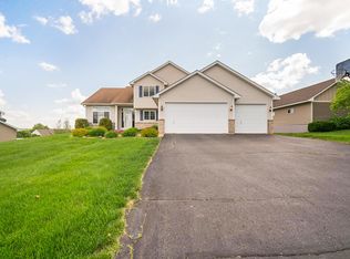 3868 Oxford Dr, Woodbury, MN 55125
