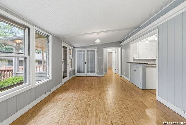 261 E Oakview Pl — Photo 9