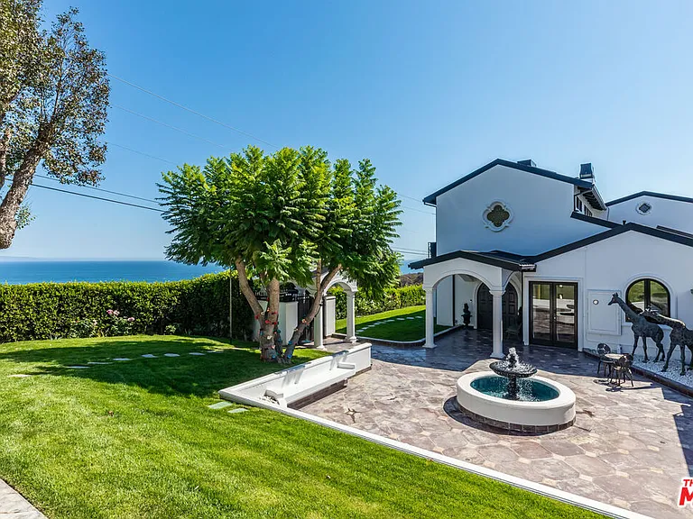 3453 Coast View Dr — Photo 3