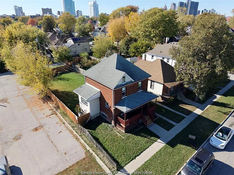 531 Langlois Ave — Photo 22