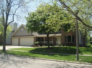 51 River Bend Rd, Montgomery, IL 60538