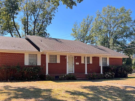 3rd image of 203 Pine Bluff St