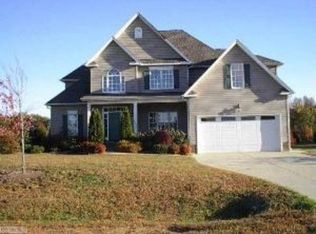 8180 McClanahan Dr, Browns Summit, NC 27214