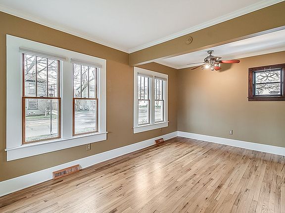 4th image of 958 Starkweather St