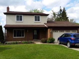 43135 Chaucer Ct, Sterling Heights, MI