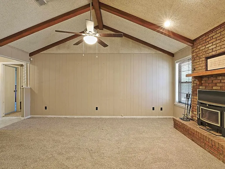 5518 W 20th Ave — Photo 2