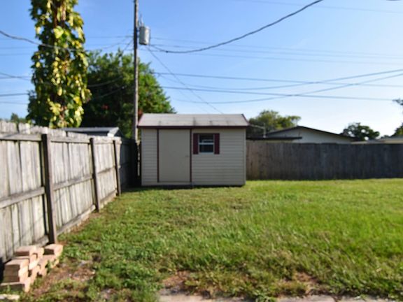 3rd image of 2406 Iowa Dr