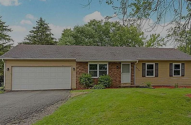 1st image of 6826 Arbor Ln NE