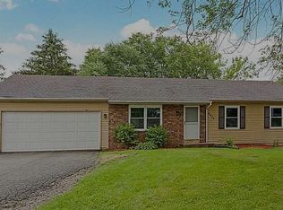 6826 Arbor Ln NE, Cedar Rapids, IA 52402