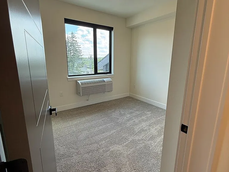702 Victory Ln — Photo 39