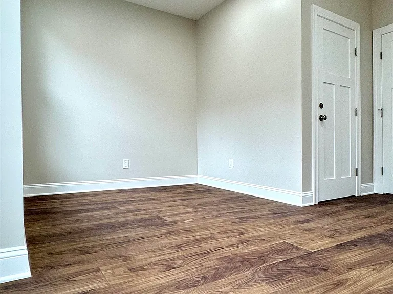 118 Parkview Ave #2 — Photo 24