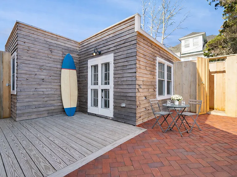 81 Foster Ave — Photo 19