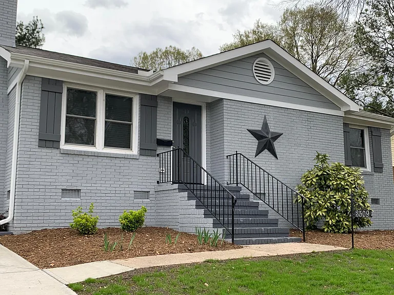 3509 Sargeant Dr — Photo 1