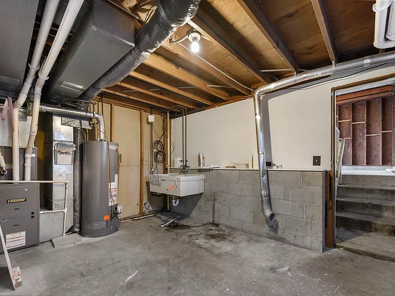 2221 82nd St W — Photo 21