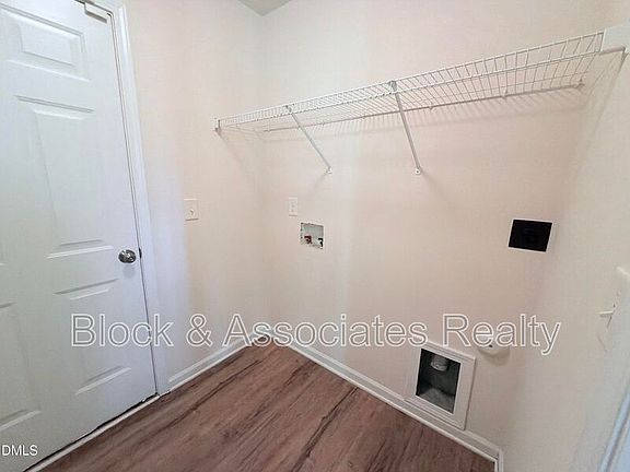 5th image of 8 Duck Pond Ct