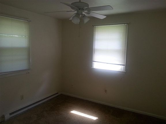 5th image of 1016 Hullview Ave #B