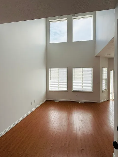 3 bed, 2.5 bath, 1404 sqft, $2,250 — Photo 3