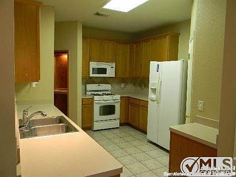 4th image of 4621 Silverton Dr