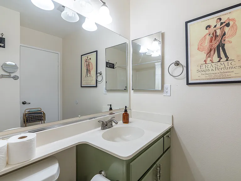 706 Emily Ln — Photo 7