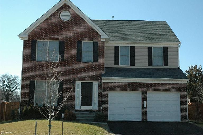 1st image of 304 Howards Trust Ct