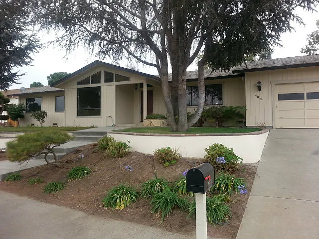 400 Donald Dr photo 1