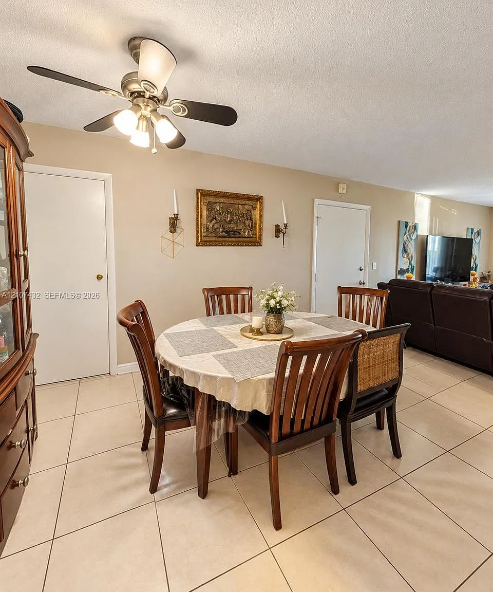 Spanish Trace Condo — Photo 3