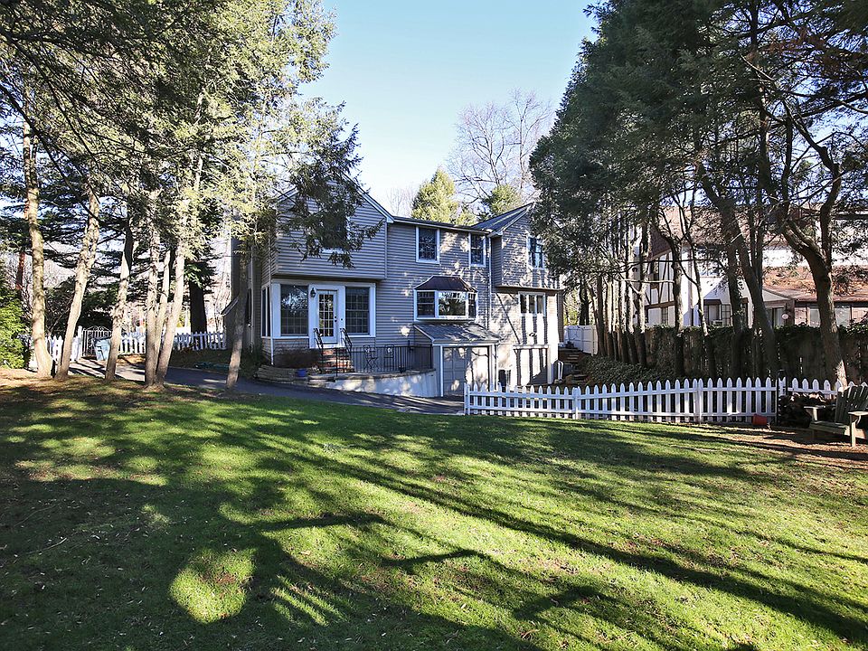 1st image of 31 Glenwood Dr