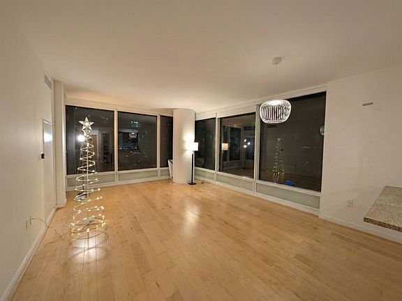 3rd image of 425 1st St Unit 1807