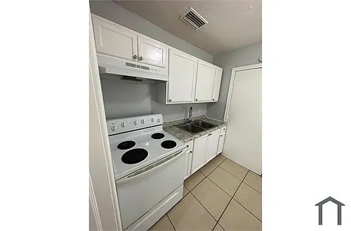 847 W 29th St Photo 1