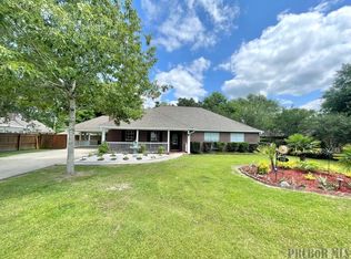 112 Montrose Dr, Carriere, MS 39426